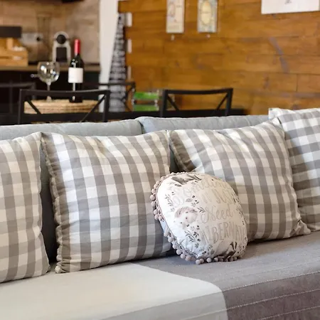 La Quinta De Vals Villa *